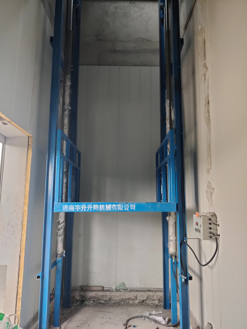 導(dǎo)軌式升降平臺